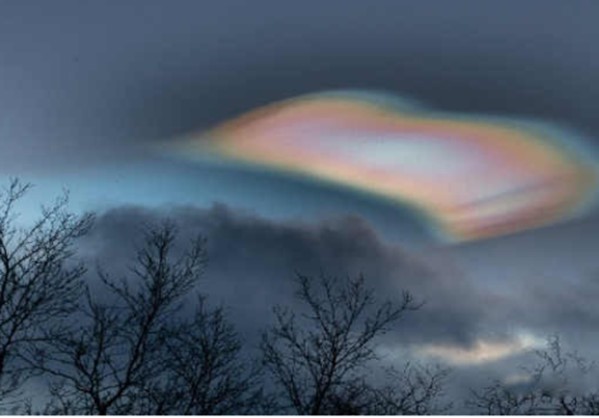 Μαργαρώδη σύννεφο εμφανίστηκε στον Ουρανό της Σουηδίας.